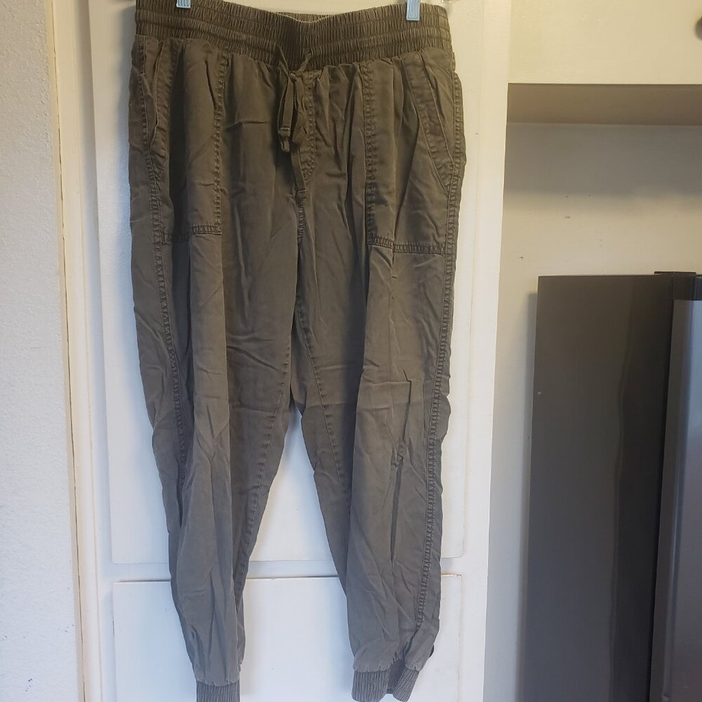 A New Day Army Green pants Size L